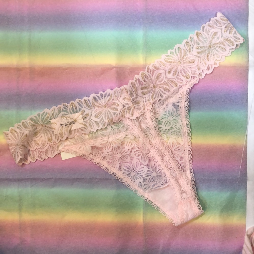 Plus size thongs - Picture 3 of 7